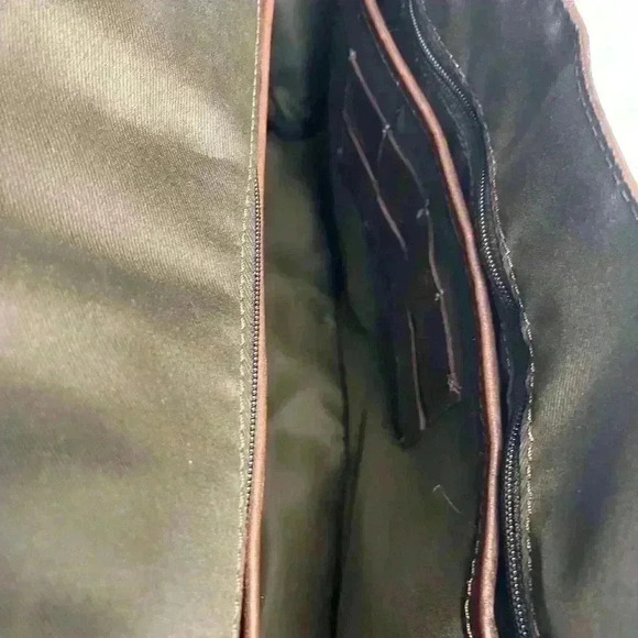 Cuero Vintage Handmade Large Leather Messenger Bag For Laptop - Picture 9 of 16